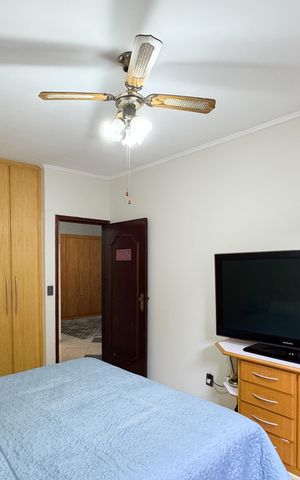 Casa à venda com 350m², 3 quartos e 3 vagas Casa à venda com 350m², 3 quartos e 3 vagasQuarto 2