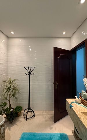 Casa à venda com 350m², 3 quartos e 3 vagas Casa à venda com 350m², 3 quartos e 3 vagasBanheiro Social