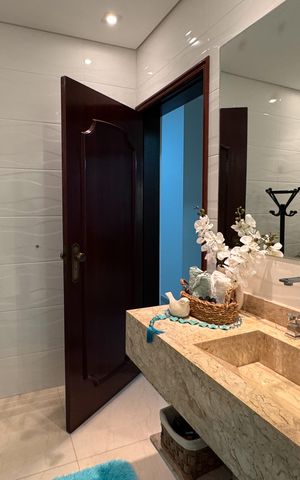 Casa à venda com 350m², 3 quartos e 3 vagas Casa à venda com 350m², 3 quartos e 3 vagasBanheiro Social