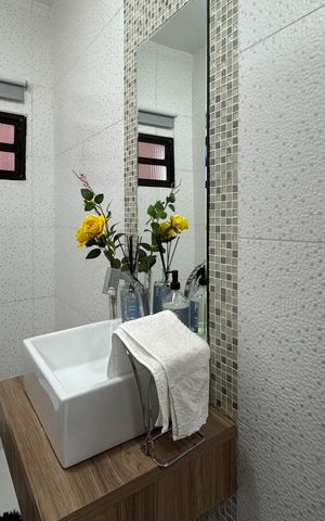Casa à venda com 350m², 3 quartos e 3 vagas Casa à venda com 350m², 3 quartos e 3 vagasLavabo