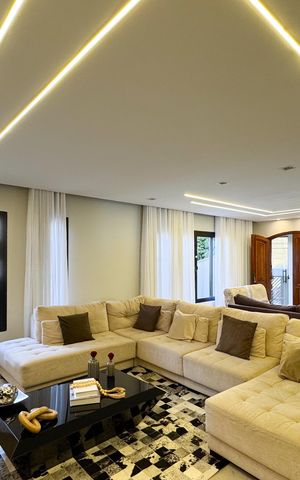 Casa à venda com 350m², 3 quartos e 3 vagas Casa à venda com 350m², 3 quartos e 3 vagasSala