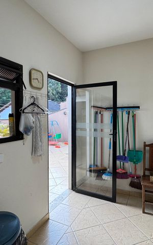 Casa à venda com 350m², 3 quartos e 3 vagas Casa à venda com 350m², 3 quartos e 3 vagasÁrea de Serviço