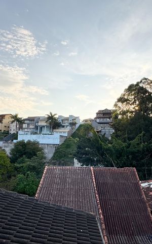 Casa à venda com 350m², 3 quartos e 3 vagas Casa à venda com 350m², 3 quartos e 3 vagasVista - Suíte