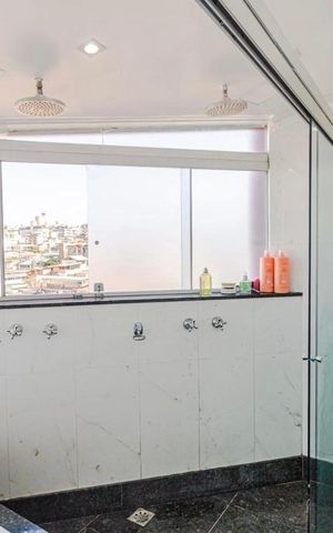 Apartamento à venda com 340m², 4 quartos e 3 vagas Apartamento à venda com 340m², 4 quartos e 3 vagasBanheiro Suíte 1