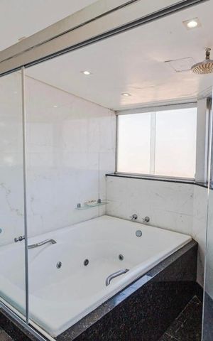Apartamento à venda com 340m², 4 quartos e 3 vagas Apartamento à venda com 340m², 4 quartos e 3 vagasBanheiro Suíte 2