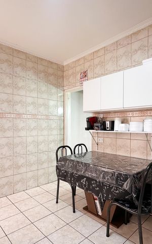 Casa à venda com 132m², 3 quartos e 4 vagas Casa à venda com 132m², 3 quartos e 4 vagasCozinha