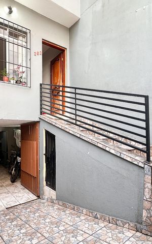 Casa à venda com 132m², 3 quartos e 4 vagas Casa à venda com 132m², 3 quartos e 4 vagasEntrada