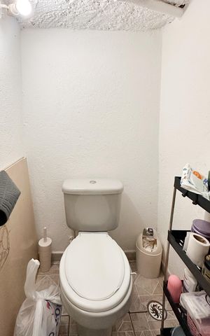 Casa à venda com 132m², 3 quartos e 4 vagas Casa à venda com 132m², 3 quartos e 4 vagasBanheiro da Suíte