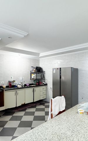 Casa para alugar com 210m², 4 quartos e 2 vagas Casa para alugar com 210m², 4 quartos e 2 vagasCozinha