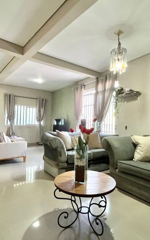 Casa para alugar com 144m², 3 quartos e 2 vagasSala