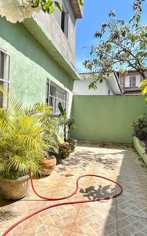 Casa para alugar com 144m², 3 quartos e 2 vagasQuintal