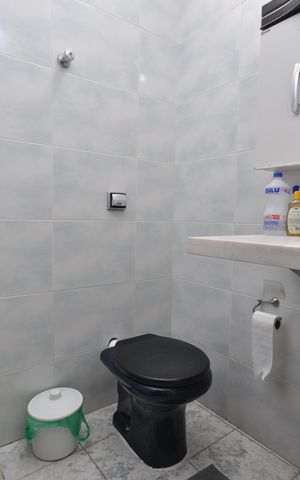 Casa à venda com 364m², 7 quartos e 5 vagasBanheiro Social 2