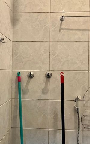 Apartamento à venda com 79m², 2 quartos e sem vaga Apartamento à venda com 79m², 2 quartos e sem vagaBanheiro de serviço