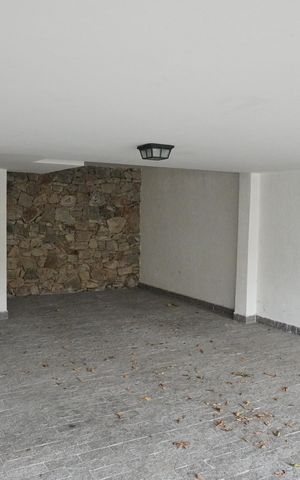 Casa de condomínio para alugar com 350m², 3 quartos e 5 vagasGaragem