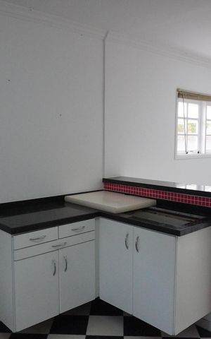 Casa de condomínio para alugar com 350m², 3 quartos e 5 vagasCozinha