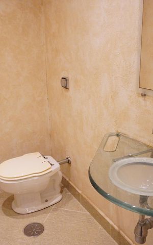 Casa de condomínio para alugar com 350m², 3 quartos e 5 vagasLavabo