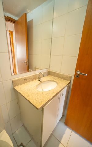 Apartamento à venda com 57m², 2 quartos e 1 vaga Apartamento à venda com 57m², 2 quartos e 1 vagaBanheiro Social