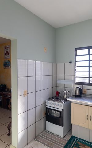 Casa à venda com 360m², 4 quartos e 2 vagas Casa à venda com 360m², 4 quartos e 2 vagasCozinha da casa 02