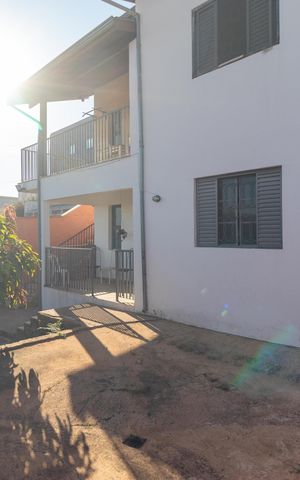 Casa à venda com 360m², 4 quartos e 2 vagas Casa à venda com 360m², 4 quartos e 2 vagasQuintal