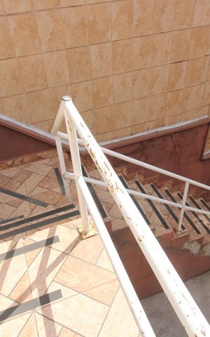 Casa para alugar com 37m², 1 quarto e sem vagaescada externa
