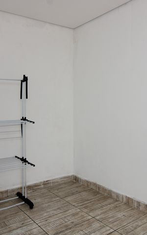 Casa para alugar com 37m², 1 quarto e sem vagaquarto 