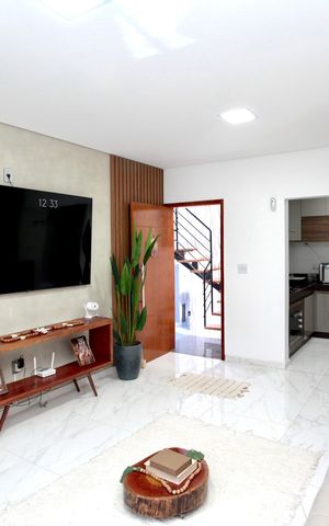 Casa à venda com 160m², 3 quartos e 2 vagas Casa à venda com 160m², 3 quartos e 2 vagasSala