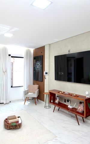 Casa à venda com 160m², 3 quartos e 2 vagas Casa à venda com 160m², 3 quartos e 2 vagasSala