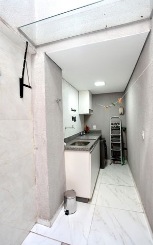 Casa à venda com 160m², 3 quartos e 2 vagas Casa à venda com 160m², 3 quartos e 2 vagasCozinha e Área de Serviço