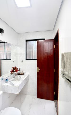 Casa à venda com 160m², 3 quartos e 2 vagas Casa à venda com 160m², 3 quartos e 2 vagasBanheiro Social 1