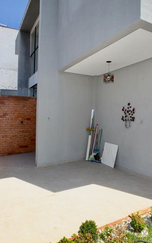 Casa à venda com 160m², 3 quartos e 2 vagas Casa à venda com 160m², 3 quartos e 2 vagasGaragem