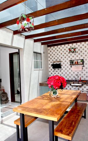 Casa à venda com 160m², 3 quartos e 2 vagas Casa à venda com 160m², 3 quartos e 2 vagasÁrea gourmet