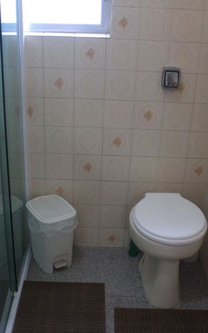 Casa à venda com 400m², 2 quartos e 6 vagasBanheiro social