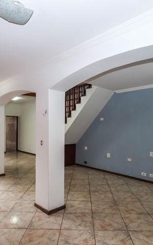 Casa à venda com 226m², 3 quartos e 2 vagasSala