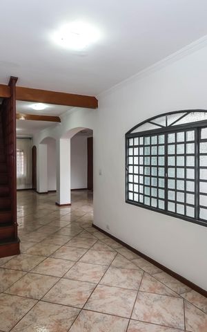 Casa à venda com 226m², 3 quartos e 2 vagasSala