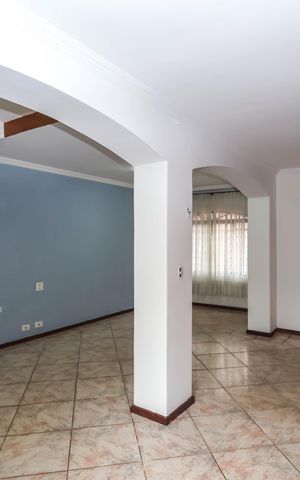 Casa à venda com 226m², 3 quartos e 2 vagasSala