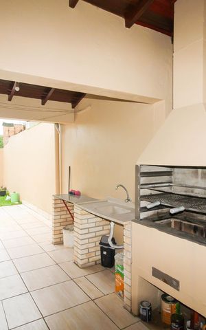Casa para alugar com 130m², 2 quartos e 4 vagas Casa para alugar com 130m², 2 quartos e 4 vagasÁrea externa