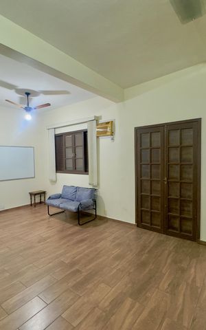 Casa à venda com 280m², 5 quartos e 2 vagas Casa à venda com 280m², 5 quartos e 2 vagasQuarto 2