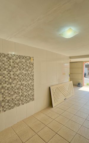 Casa à venda com 280m², 5 quartos e 2 vagas Casa à venda com 280m², 5 quartos e 2 vagasGaragem
