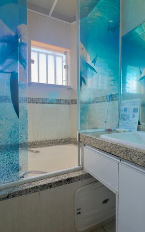 Casa à venda com 280m², 5 quartos e 2 vagas Casa à venda com 280m², 5 quartos e 2 vagasBanheiro 5