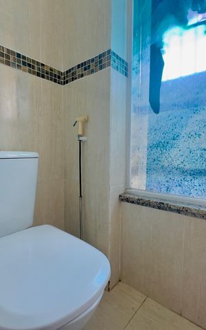Casa à venda com 280m², 5 quartos e 2 vagas Casa à venda com 280m², 5 quartos e 2 vagasBanheiro 5