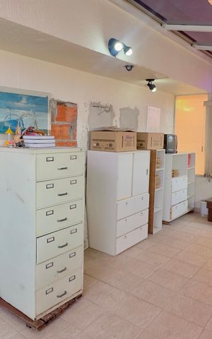 Casa à venda com 280m², 5 quartos e 2 vagas Casa à venda com 280m², 5 quartos e 2 vagasSacada 1