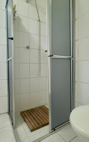 Casa à venda com 280m², 5 quartos e 2 vagas Casa à venda com 280m², 5 quartos e 2 vagasBanheiro 3
