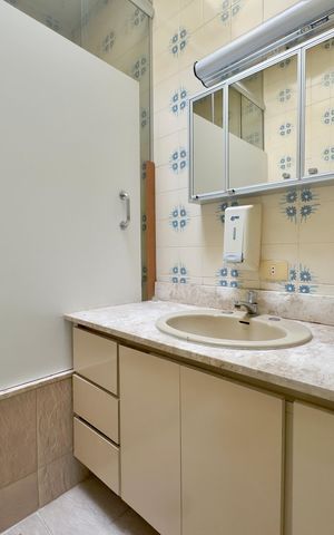 Casa à venda com 280m², 5 quartos e 2 vagas Casa à venda com 280m², 5 quartos e 2 vagasBanheiro 2