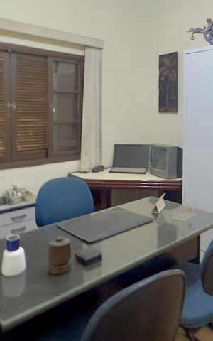 Casa à venda com 280m², 5 quartos e 2 vagas Casa à venda com 280m², 5 quartos e 2 vagasQuarto 1