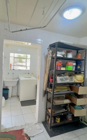 Casa à venda com 280m², 5 quartos e 2 vagas Casa à venda com 280m², 5 quartos e 2 vagasÁrea de Serviço
