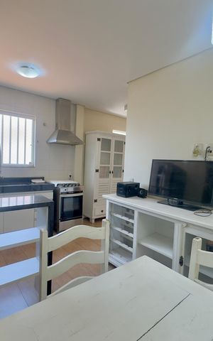 Casa à venda com 280m², 5 quartos e 2 vagas Casa à venda com 280m², 5 quartos e 2 vagasCozinha 2