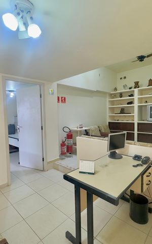 Casa à venda com 280m², 5 quartos e 2 vagas Casa à venda com 280m², 5 quartos e 2 vagasSala
