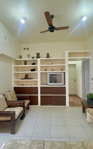 Casa à venda com 280m², 5 quartos e 2 vagas Casa à venda com 280m², 5 quartos e 2 vagasSala