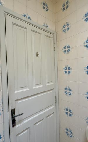 Casa à venda com 280m², 5 quartos e 2 vagas Casa à venda com 280m², 5 quartos e 2 vagasBanheiro 2