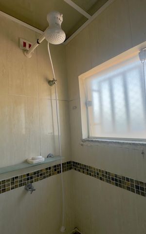 Casa à venda com 280m², 5 quartos e 2 vagas Casa à venda com 280m², 5 quartos e 2 vagasBanheiro 5
